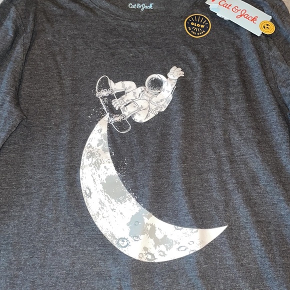 Cat & Jack Boy’s Long Sleeve Glow in the Dark Astronaut Top - Picture 2 of 2